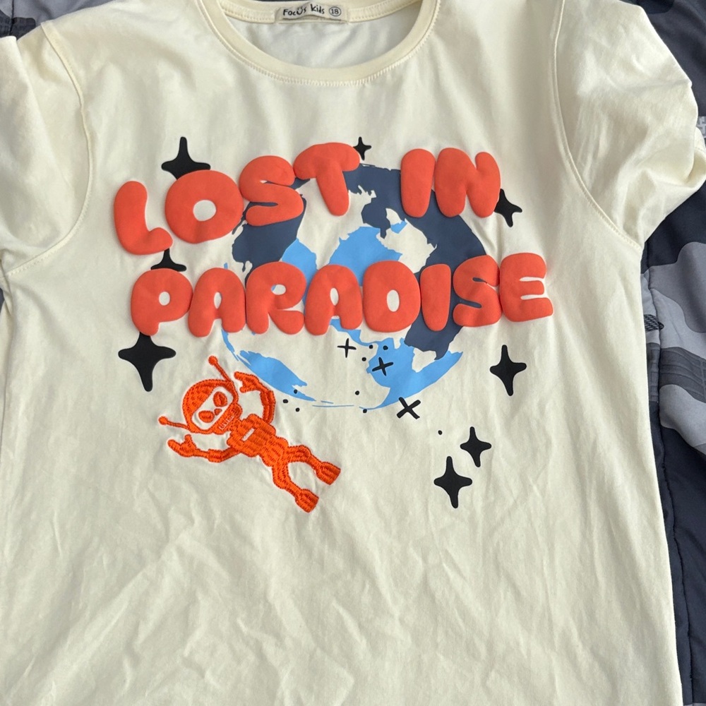 Four Kids Cream 'Lost in Paradise' Short Sleeve Tee